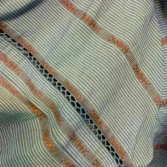 Treasure & Bond Blue/red embroidered peasant top L boho girly feminine flowy - Picture 6 of 7